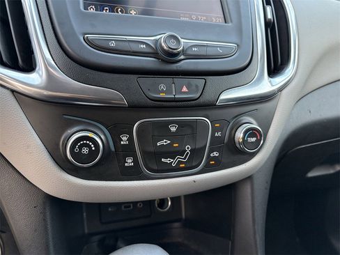Used 2022 Chevrolet Equinox LS w/ LS Convenience Package image 19