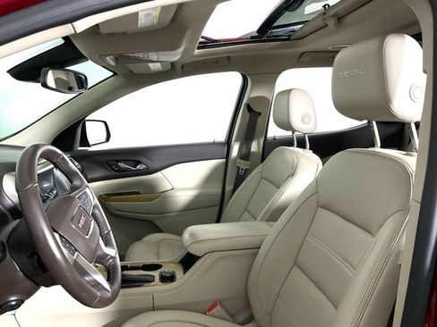 Used 2017 GMC Acadia Denali w/ Technology Package FWD image 30