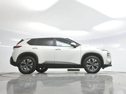 Used 2023 Nissan Rogue SV FWD image 60