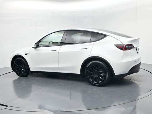 Used 2021 Tesla Model Y Long Range AWD/4WD image 5