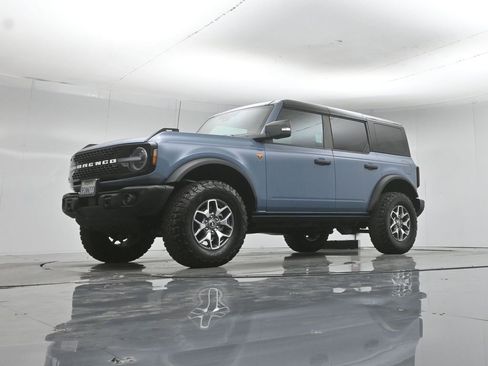 Certified 2025 Ford Bronco Badlands AWD/4WD image 47
