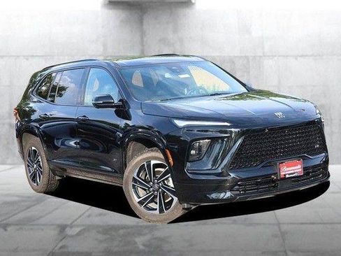Used 2025 Buick Enclave Sport Touring w/ Power Package FWD image 2