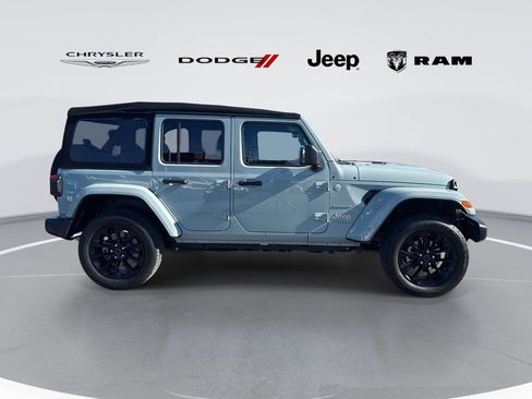 Used 2024 Jeep Wrangler Unlimited Sahara AWD/4WD image 2