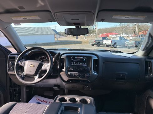 Used 2018 Chevrolet Silverado 1500 LT w/ LPO, Black Pack image 9