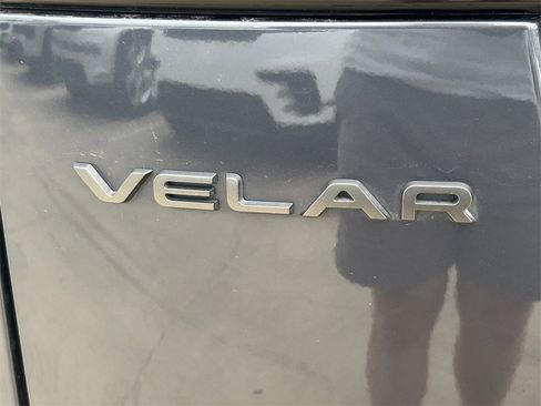 Used 2025 Land Rover Range Rover Velar Dynamic SE image 11