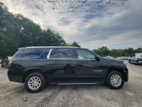 Used 2024 Chevrolet Suburban LT AWD/4WD image 6