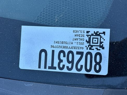 Used 2011 Mitsubishi Galant FWD image 3
