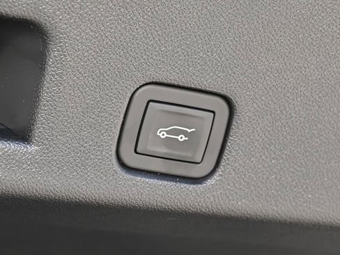 New 2026 Chevrolet Traverse LT w/ Driver Confidence Package FWD image 40