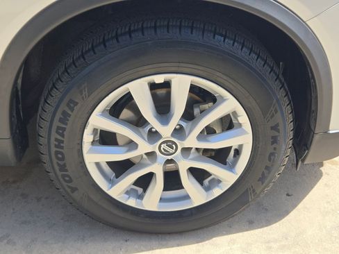 Used 2018 Nissan Rogue SV FWD image 31
