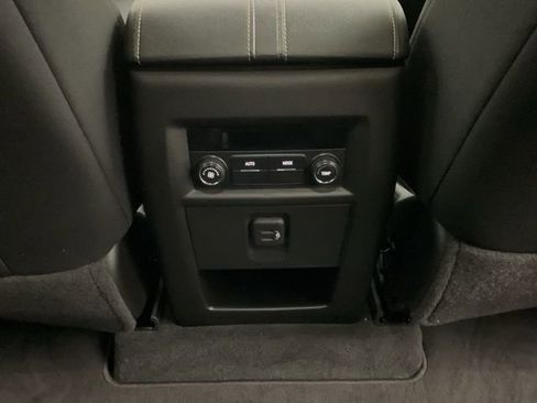 Certified 2021 Chevrolet Traverse LT image 31