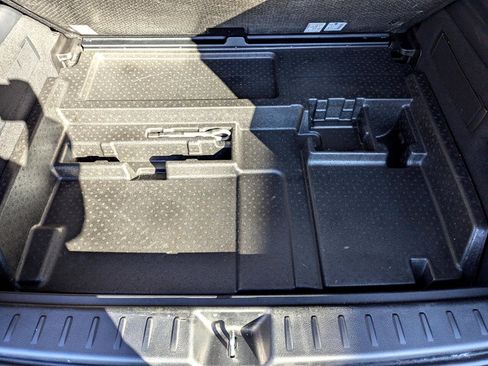 Used 2022 Mercedes-Benz EQB 300 4MATIC image 49