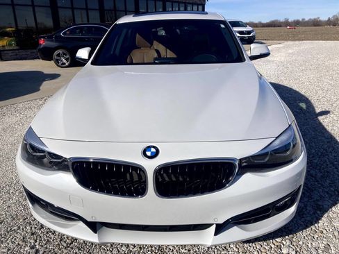 Used 2017 BMW 330i Gran Turismo xDrive image 4