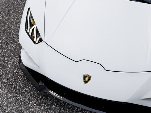 Used 2021 Lamborghini Huracan EVO RWD image 34