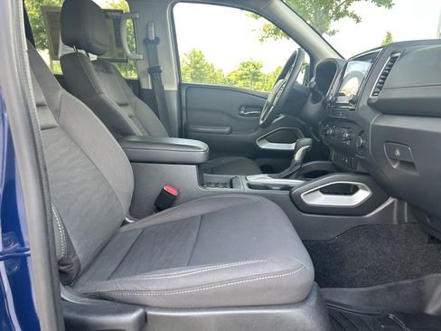 Used 2022 Nissan Frontier SV AWD/4WD image 21