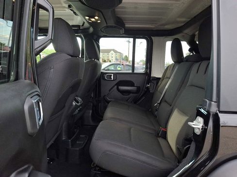 Used 2023 Jeep Wrangler Unlimited w/ Cold Weather Group AWD/4WD image 10