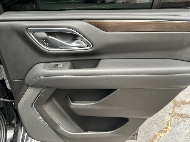 Used 2023 GMC Yukon SLE RWD image 18