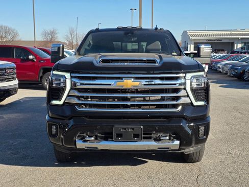 Used 2024 Chevrolet Silverado 3500 High Country w/ High Country Premium Package image 2