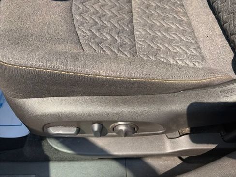 Used 2022 Chevrolet Equinox LT FWD image 18