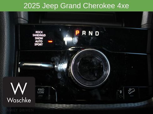 New 2025 Jeep Grand Cherokee Limited 4xe w/ Trailer Tow Package AWD/4WD image 33