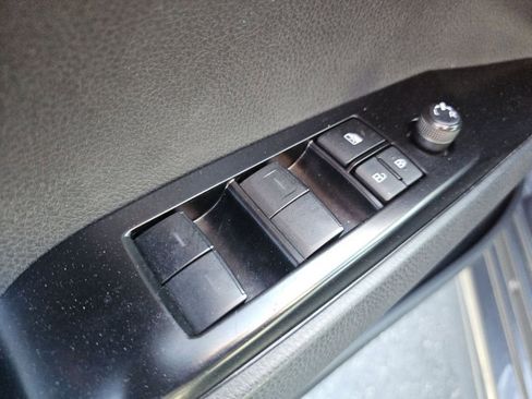 Used 2025 Toyota Camry SE FWD image 28