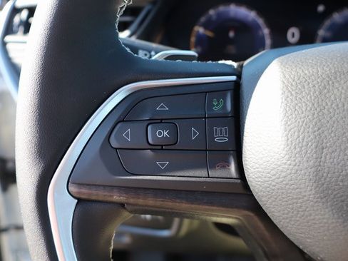 New 2026 Jeep Grand Cherokee Laredo image 13