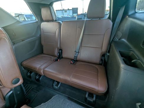 Used 2018 Chevrolet Traverse High Country image 21