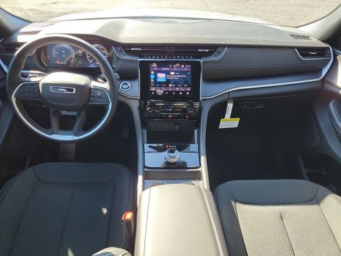 New 2025 Jeep Grand Cherokee Laredo w/ Luxury Tech Group I image 14