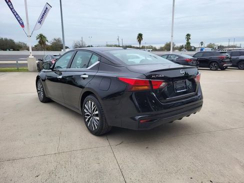 Used 2024 Nissan Altima 2.5 SV image 16