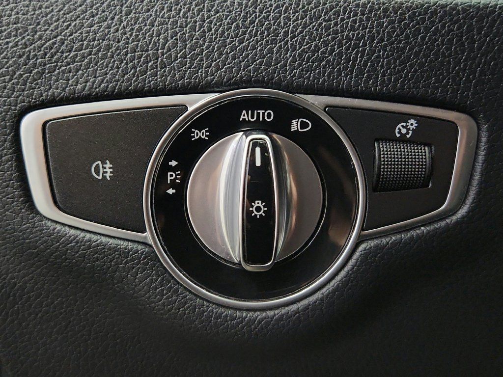 Used 2020 Mercedes-Benz E 350 4MATIC Sedan image 20