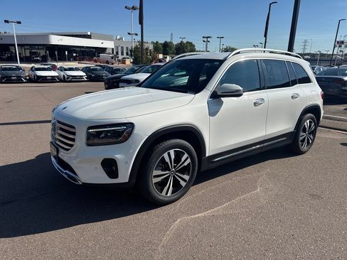 Used 2024 Mercedes-Benz GLB 250 image 2