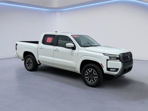 Certified 2025 Nissan Frontier SL AWD/4WD image 1