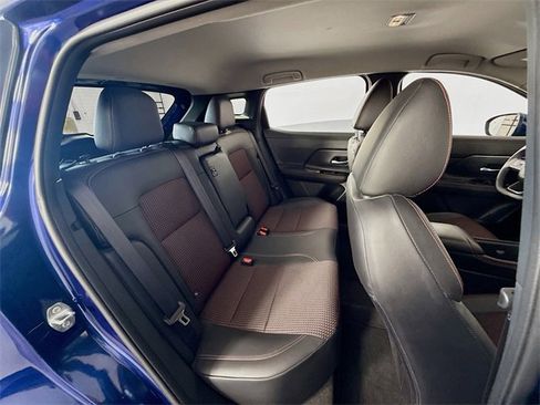 Certified 2025 Nissan Kicks SR image 27