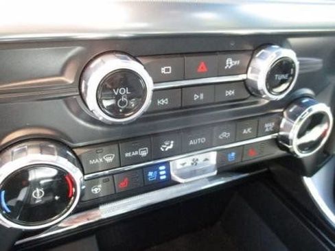 Used 2025 Ford F150 Lariat w/ Equipment Group 501A Mid image 14