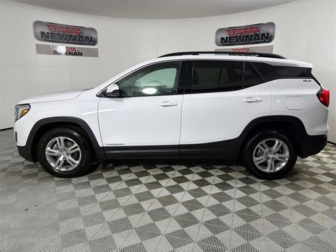 Used 2020 GMC Terrain SLE w/ Driver Convenience Package image 7