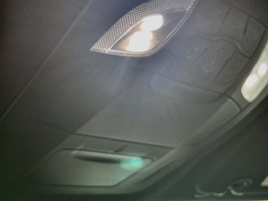 Used 2024 Chrysler Pacifica Limited FWD image 18