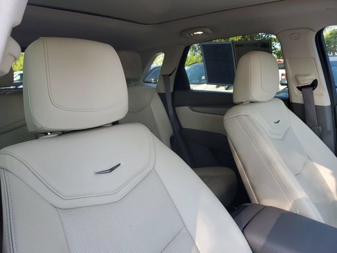Certified 2018 Cadillac XT5 Luxury w/ Driver Awareness Package FWD image 24