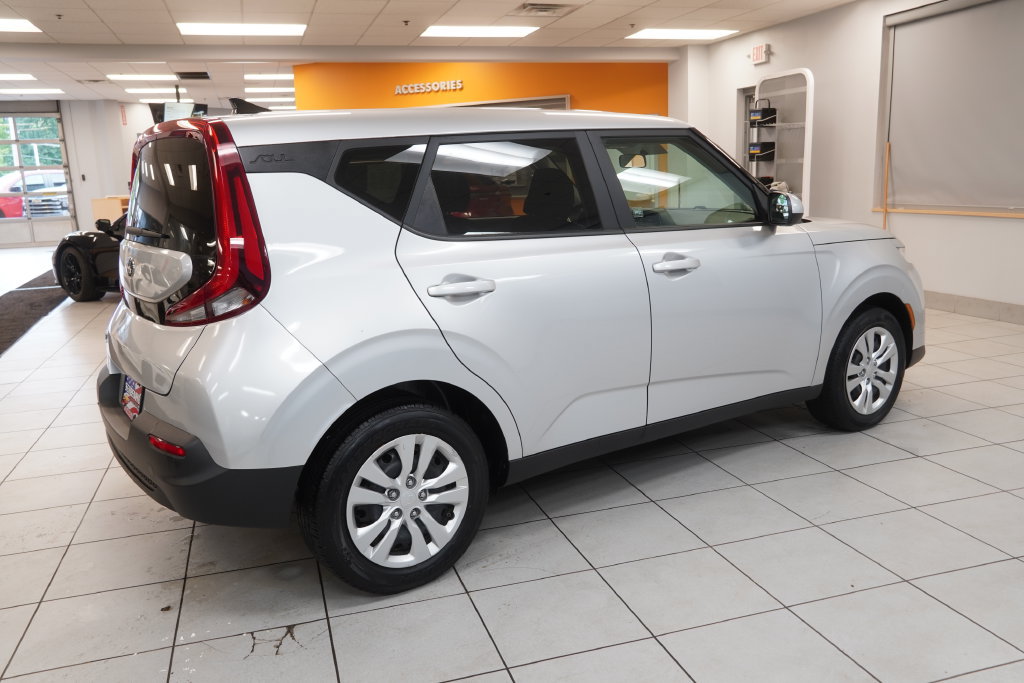 Used 2021 Kia Soul LX FWD image 11