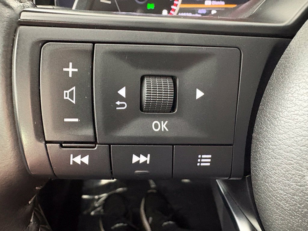 Used 2025 Nissan Pathfinder SV w/ SV Premium Package AWD/4WD image 35
