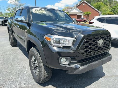 Used 2020 Toyota Tacoma TRD Off-Road image 3