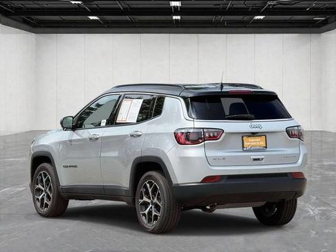 Certified 2025 Jeep Compass Limited AWD/4WD image 3