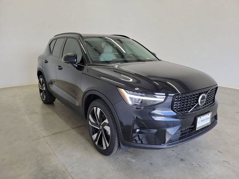New 2026 Volvo XC40 B5 Ultra w/ Protection Package Premier AWD/4WD image 4