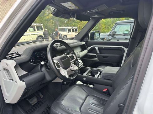 Used 2021 Land Rover Defender 110 X-Dynamic SE image 16