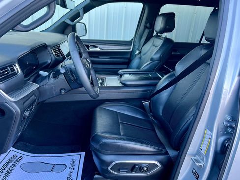 Used 2023 Jeep Wagoneer L Series III w/ Preferred Equipment Group image 30