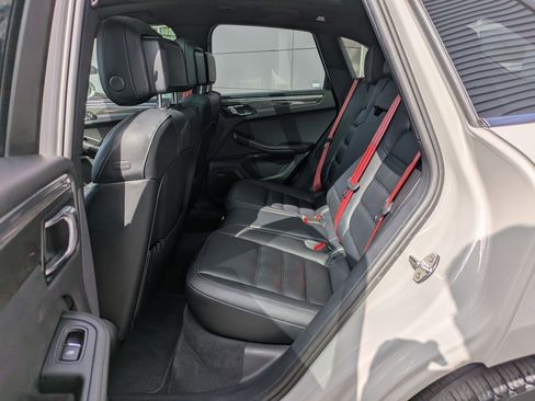 Used 2025 Porsche Macan GTS image 27