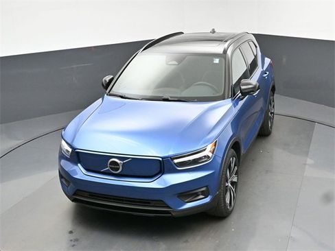 Used 2021 Volvo XC40 P8 Recharge w/ Advanced Package image 43