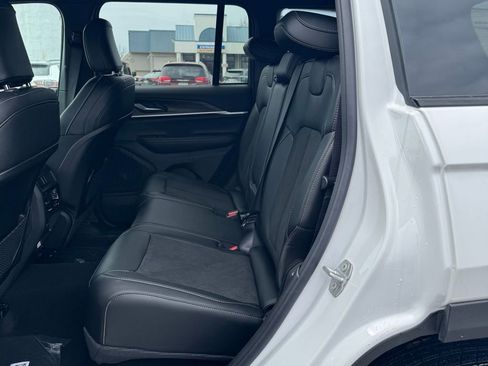 New 2026 Jeep Grand Cherokee Altitude AWD/4WD image 12