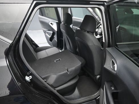 Used 2023 Kia Soul LX image 26