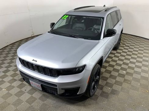 Used 2022 Jeep Grand Cherokee L Limited w/ Luxury Tech Group II AWD/4WD image 21