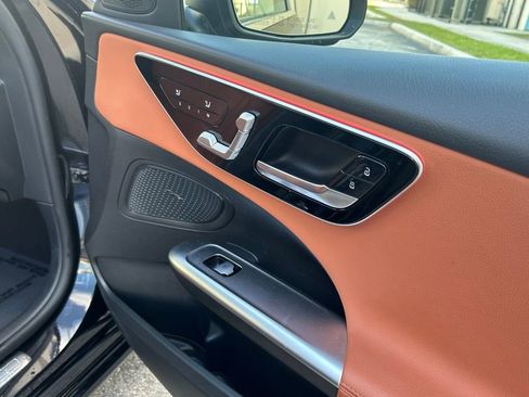 Used 2025 Mercedes-Benz C 300 Sedan image 31