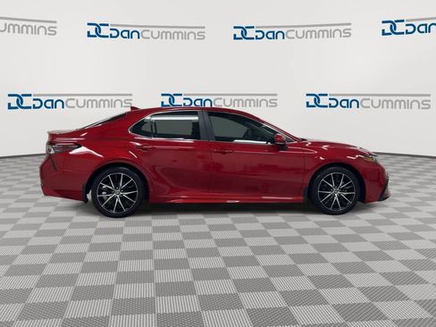 Used 2023 Toyota Camry SE w/ Audio Upgrade Package FWD image 9